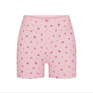 SKIMS SOFT LOUNGE LACE SHORT | ROSE PRINT - Size M